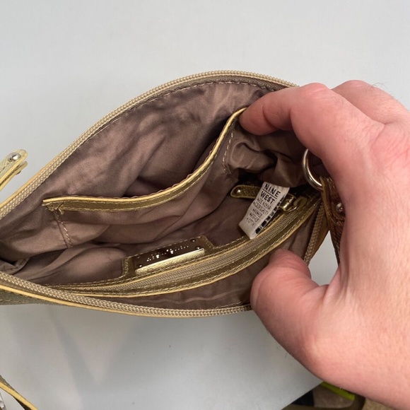 Nine West "Flash Lite" Gold Sequin Crossbody Purse 9" x 6" x 2" MSRP $40 - Picture 15 of 16